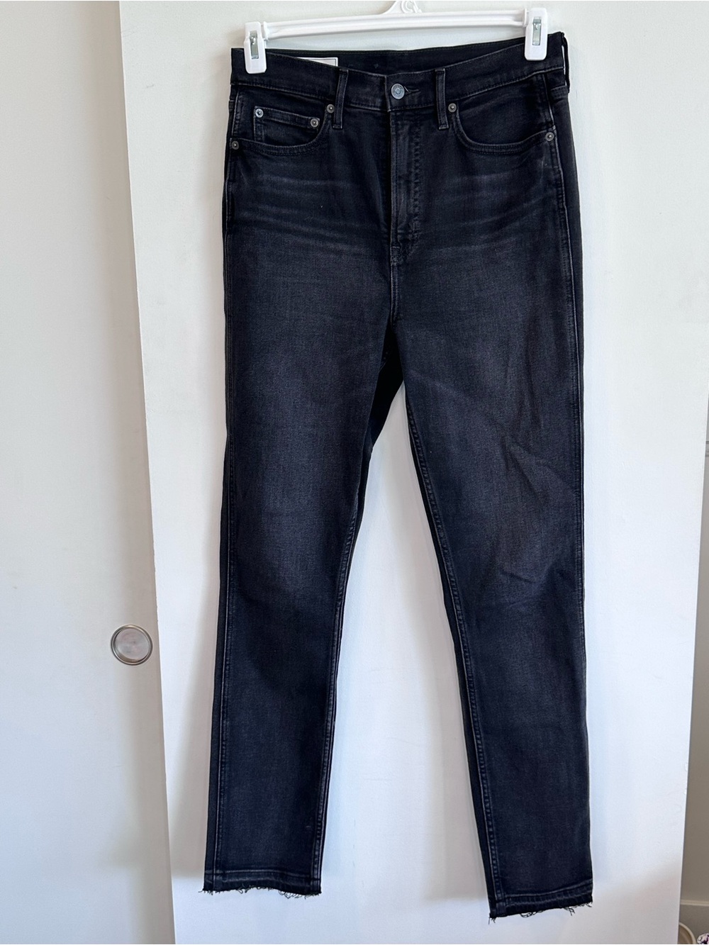 GAP Men's Skinny Jeans in Washed Black